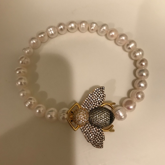 PLUS SIZE. 9 in Bracelet. Bee Mine. Pearls/CZ Bee - Picture 2 of 4